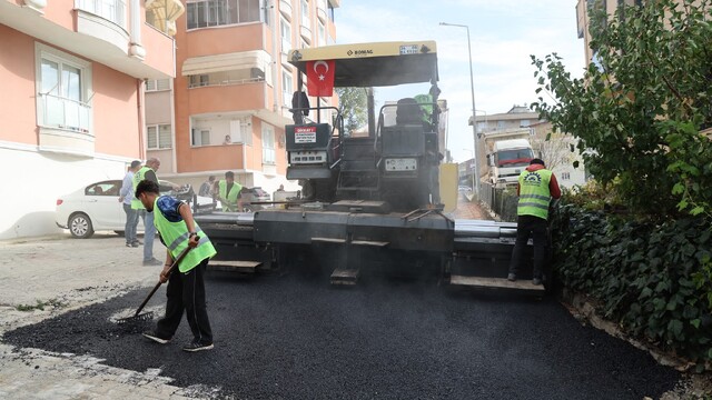 Gebze'de yol bakım ve onarım çalışmaları sürüyor