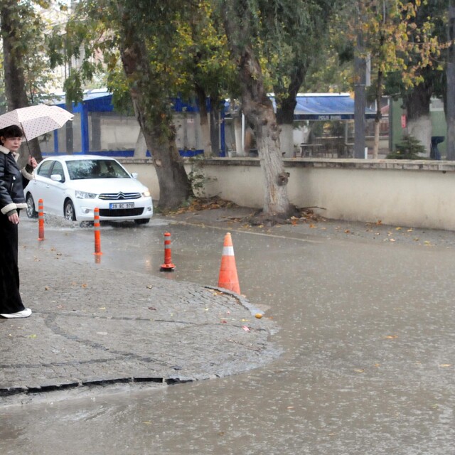 Edirne'de sağanak etkili oldu
