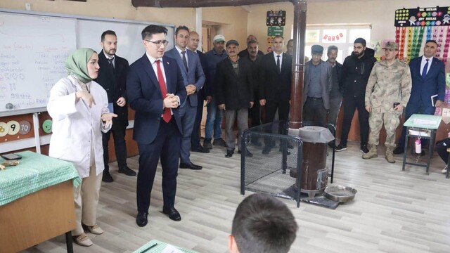 Kaymakam Sakızcı Akçakale İlkokulunu ziyaret etti
