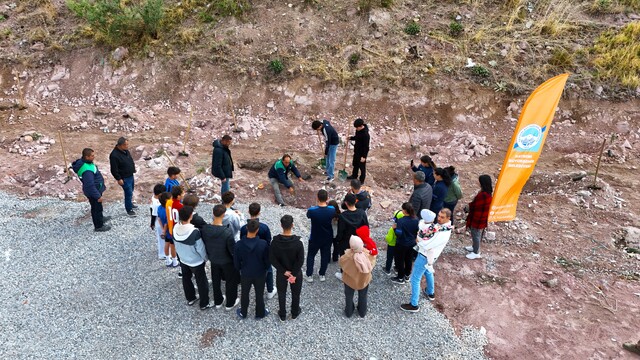 Kayseri Büyükşehir'den yeşil seferberlik: Bin 150 fidan toprakla buluştu