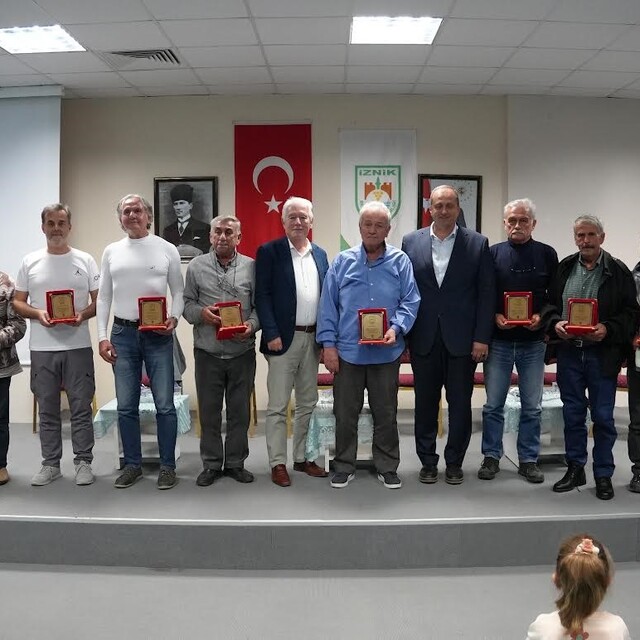 "Eski Sular Yeni Kulaçlar" İznik'te geçmiş ile geleceği aynı kulvarda buluş...