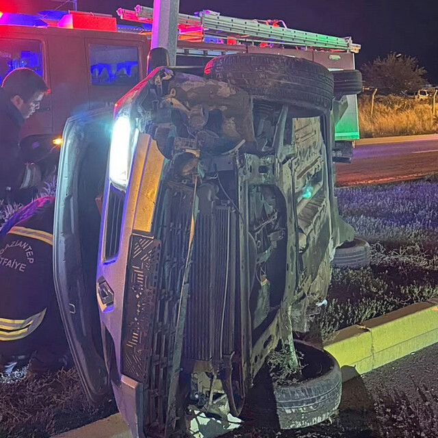 Gaziantep'te devrilen otomobilin sürücüsü öldü