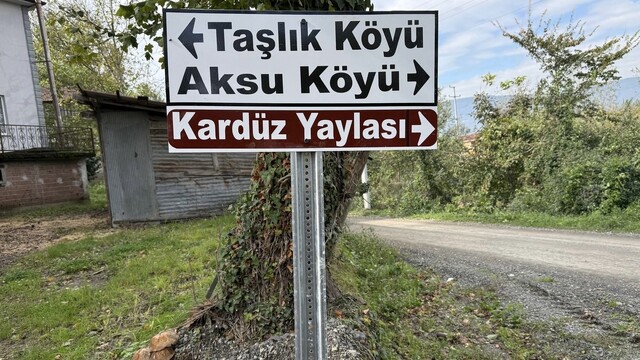 Trafik güvenliği için yeni levhalar yerleştirildi