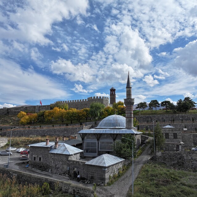 Erzurum'un 325 yıllık manevi mirası Kurşunlu Cami ve Medresesi restore edil...