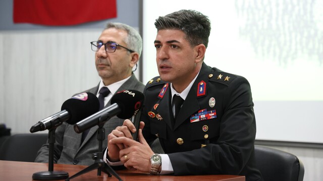 Kahramanlık buluşmasında sözün bittiği an: Gazi üsteğmenden şehit babasına büyük hürmet