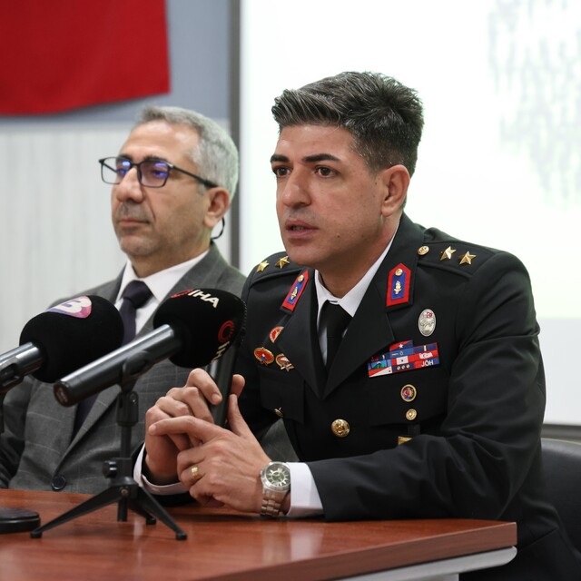 Kahramanlık buluşmasında sözün bittiği an: Gazi üsteğmenden şehit babasına...