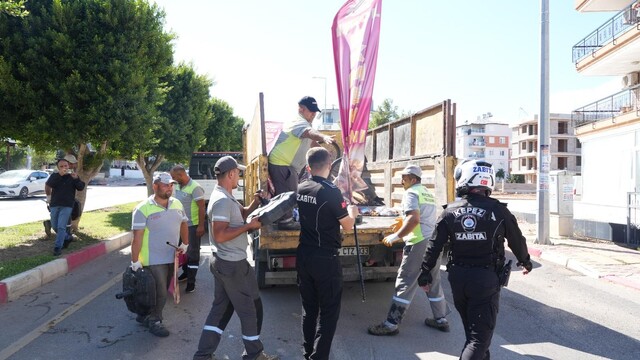 Antalya'da yol ve kaldırım işgallerine müdahale