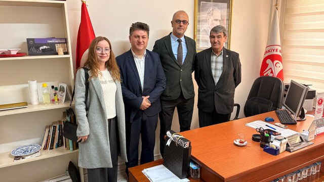 OEDAŞ'tan Eskişehir'deki muhtar derneklerine ziyaret
19 Ekim Muhtarlar Günü'nü kutladılar