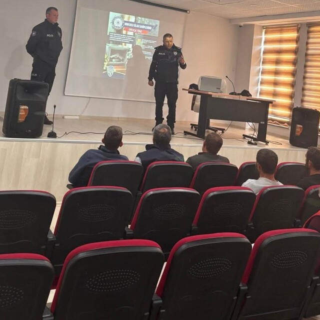 Aydıntepe'de ruhsatlı silah sahiplerine güvenli kullanım eğitimi verildi