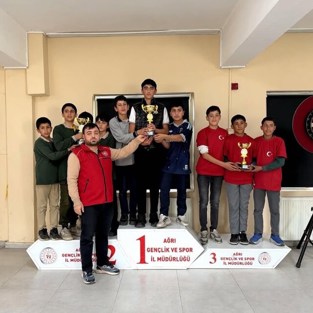 Hamur'da okul sporları dart müsabakaları tamamlandı
