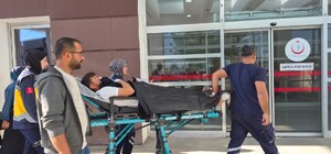 Motosiklet ile hafif ticari araç çarpıştı: 1 yaralı