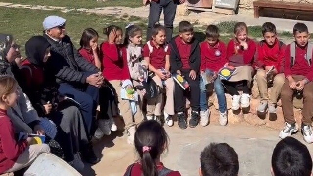 Ödüllü müzede öğrenciler tandır başında türkü söyledi