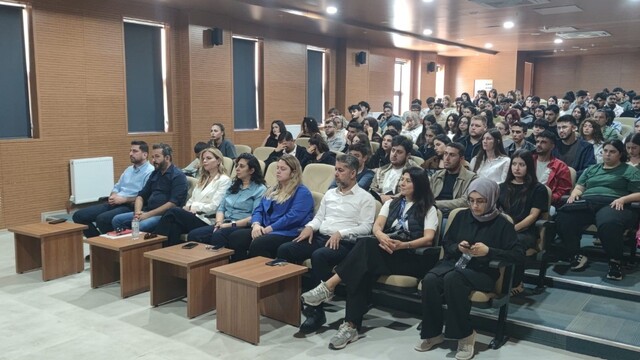 MKÜ öğrencilerine destek mekanizmaları anlatıldı