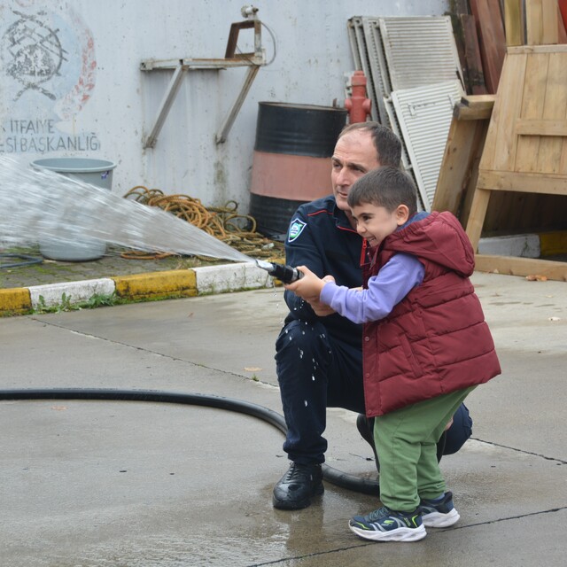 Ordu'da minikler itfaiyecilik mesleğini uygulamalı olarak öğrendi