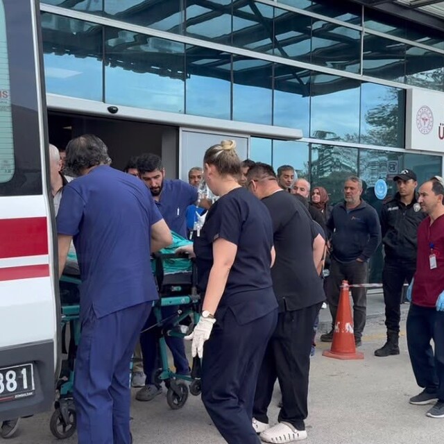 Yaralı madenci Ankara'ya sevk edildi
