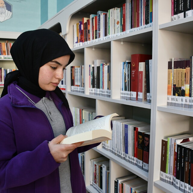 Kars'ta fen lisesine 4 bin kitaplık kütüphane kazandırıldı