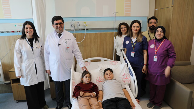 Gaziantep'te iki kardeşin kalbindeki delik aynı gün kapatıldı