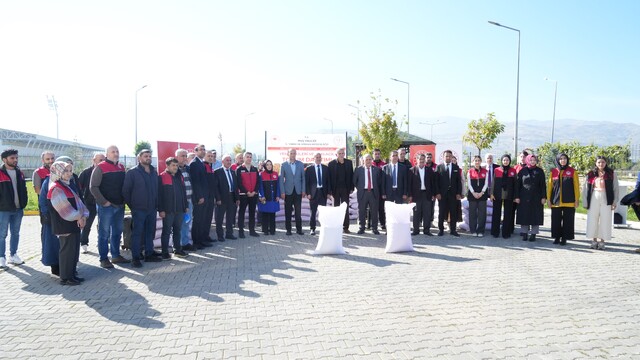Muş'ta 250 üreticiye 150 ton baklagil tohumu dağıtıldı
