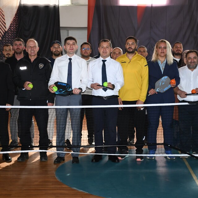 Alaçam'da öğretmenlere pickleball eğitimi verildi