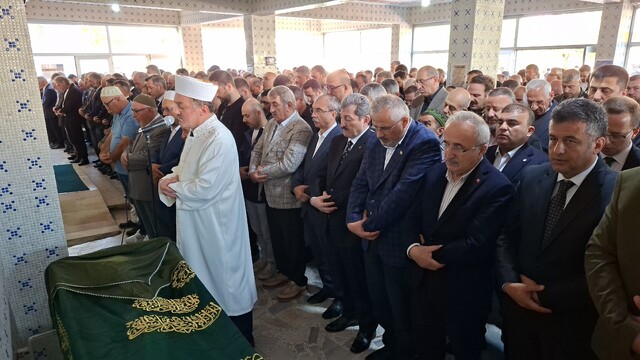 Bafra Belediye Başkanı Hamit Kılıç'ın annesi son yolculuğuna uğurlandı