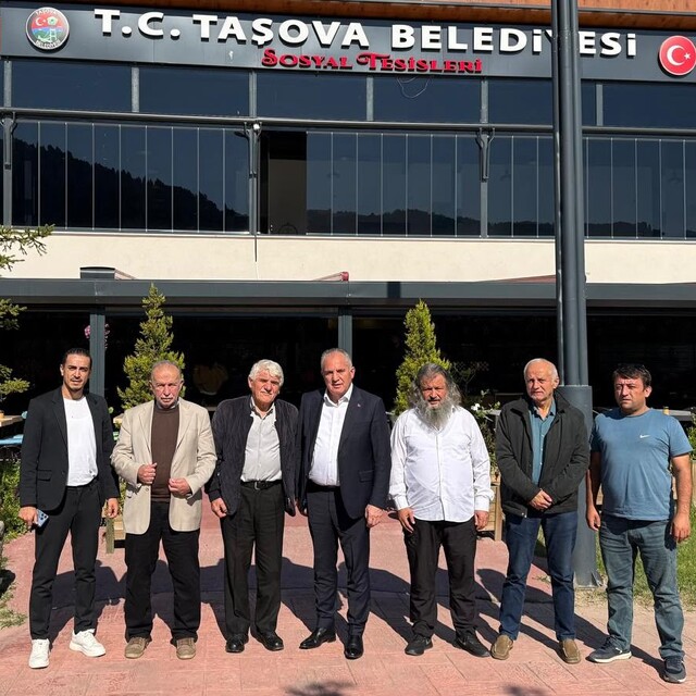 Taşova Belediye Başkanı Özalp, gazetecilerle bir araya geldi