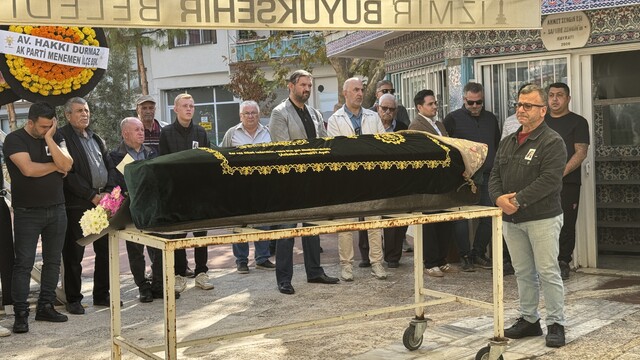 İzmir'de nişanlısı tarafından öldürülen kadının cenazesi toprağa verildi
