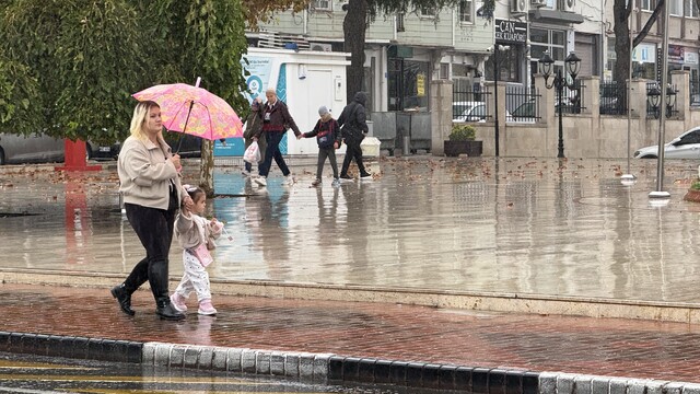 Tekirdağ'da sağanak etkili oldu