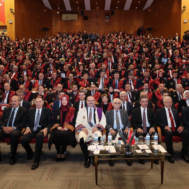 Atatürk Üniversitesi Rektörü Prof. Dr. Hacımüftüoğlu: "Yerli ve milli yapay...