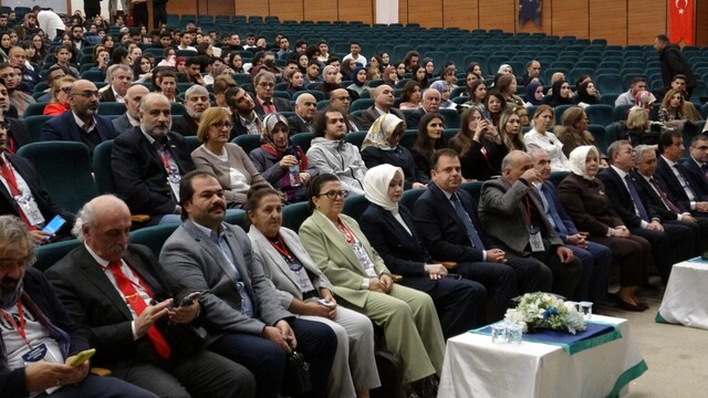Kars'ta 13. Uluslararası Çocuk ve Gençlik Edebiyatı Sempozyumu düzenlendi