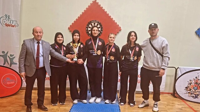 Okul sporları dart genç kız müsabakaları tamamlandı
Şampiyon Sivrihisar Eğitim Vakfı Muzaffer Demir Anadolu Lisesi oldu