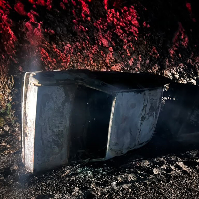 Kaza yapan otomobil alev aldı, sürücünün cesedi uçurumda bulundu