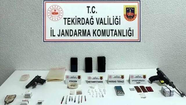 Tekirdağ'da evinde uyuşturucu ele geçirilen 2 zanlıdan biri tutuklandı