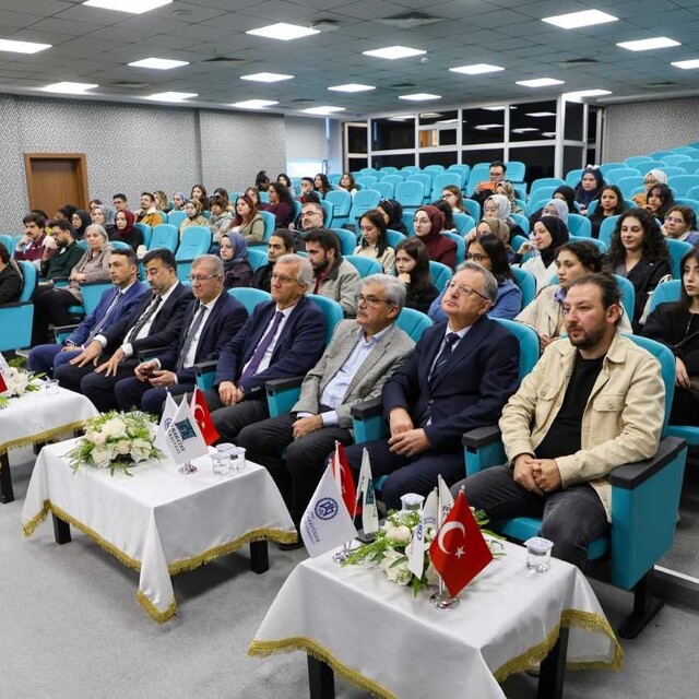 Konya'da "İletişim Günleri 2026" paneli yapıldı