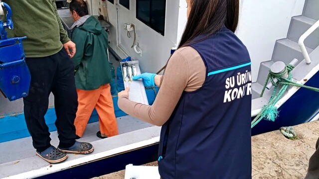 Demirköy'de balıkçı teknelerinde su ürünleri denetimi