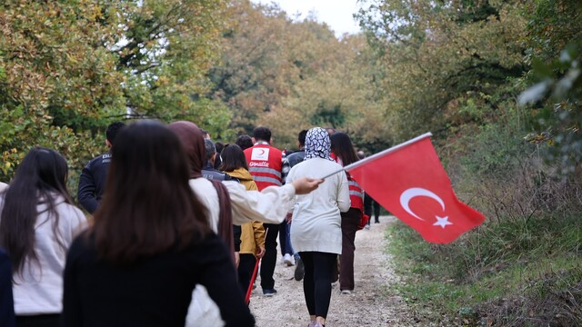 Düzce'de Cumhuriyet'in kuruluşunun 103'üncü yıl dönümü dolayısıyla doğa yürüyüşü düzenlendi