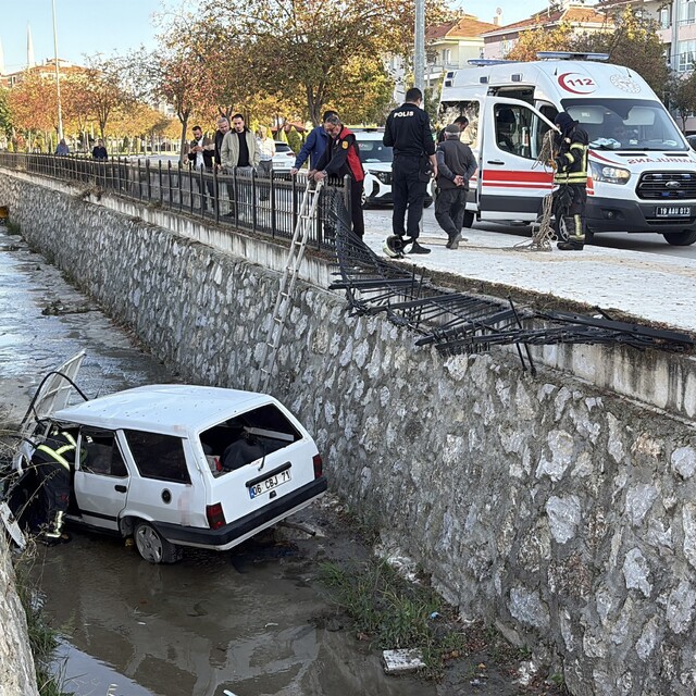 Çorum'da otomobil dereye uçtu: 1 yaralı