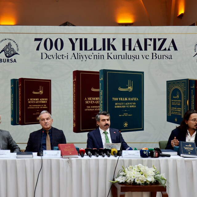 "700 Yıllık Hafıza: Devlet-i Aliyye'nin Kuruluşu ve Bursa" kitabı tanıtıldı