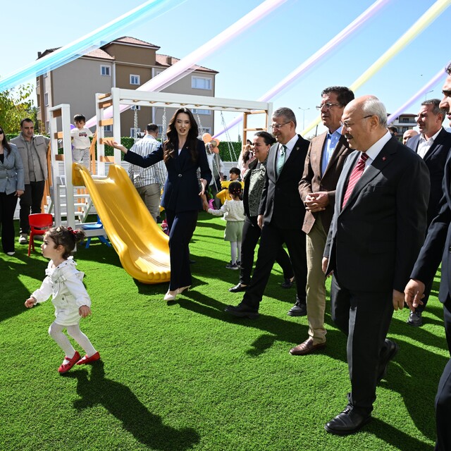 Çivril'de 132 öğrenci kapasiteli Deniz Yıldızı Gündüz Bakımevi açıldı
