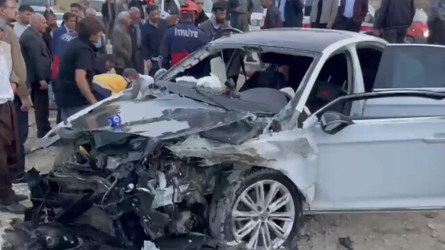 Yüksekova'da ik ayrı trafik kazası: 10 yaralı