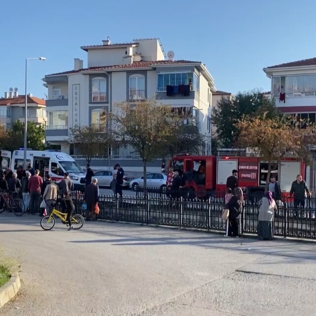 Çorum'da su kanalına devrilen aracın sürücüsü yaralandı