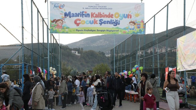 Tunceli'de festival tadında çocuk şenliği