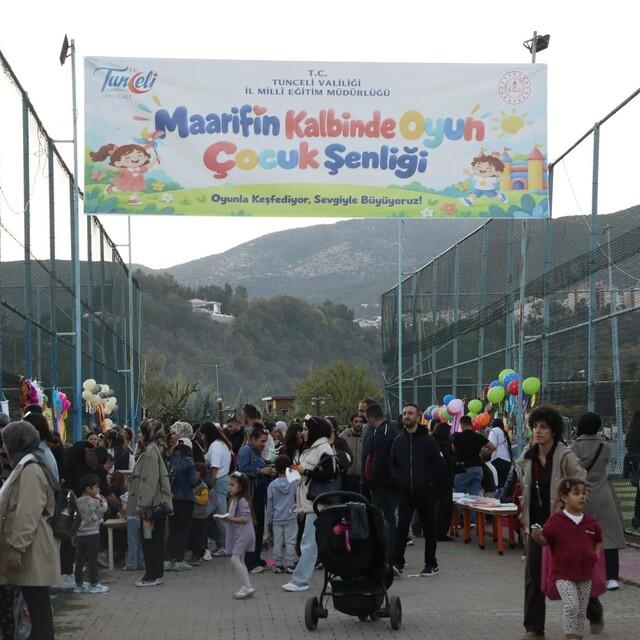 Tunceli'de festival tadında çocuk şenliği