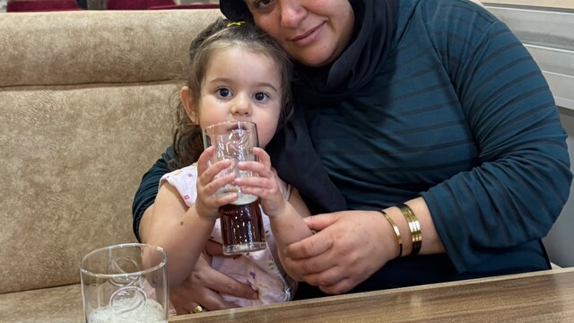 Hatay'da anne ile 4 yaşındaki kızına otomobil çarptı: Anne öldü kızı ağır yaralandı