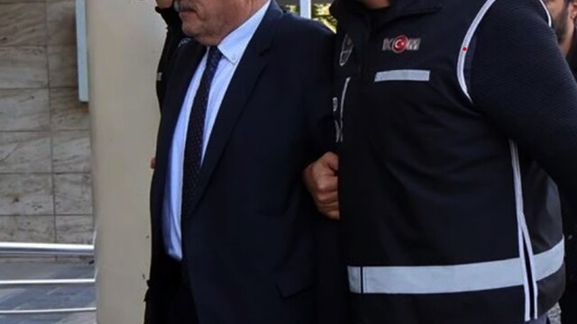 Milas Belediyesi operasyonunda 18 tutuklama
Milas Belediye Başkanı Fevzi Topuz ve oğlu da tutuklandı