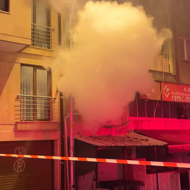 Bursa'da kıraathanede çıkan yangın söndürüldü