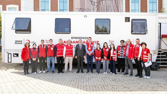 BŞEÜ'de bir günde 107 ünite kan bağışıyla rekor kırıldı