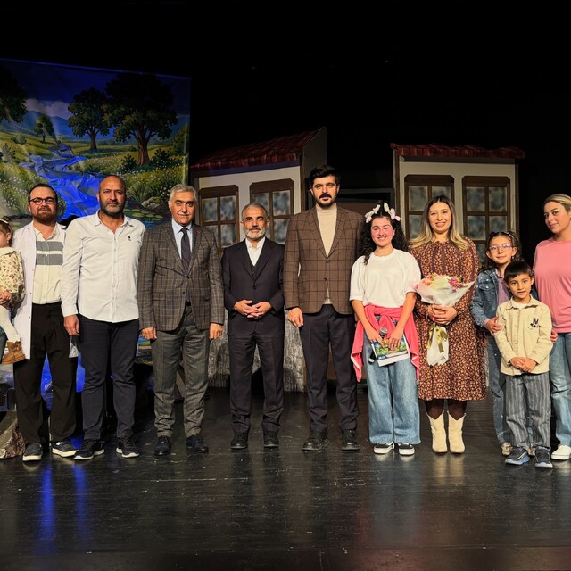 "Su Muhafızı Duru" oyunu ilk gösteriminde çocuklarla buluştu