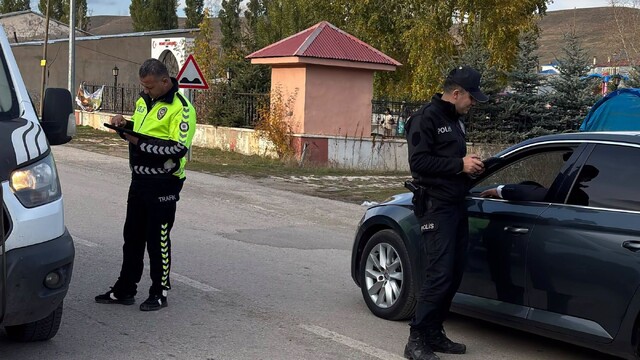 Erzurum'da güvenlik güçleri huzur için çalışmalarını sürdürüyor