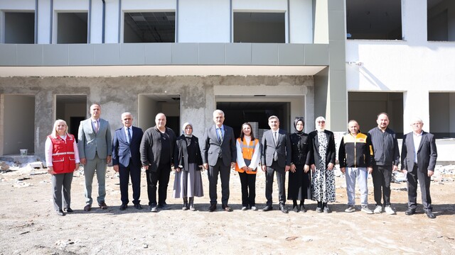 Vali Makas, yapımı tamamlanmak üzere olan okulları inceledi