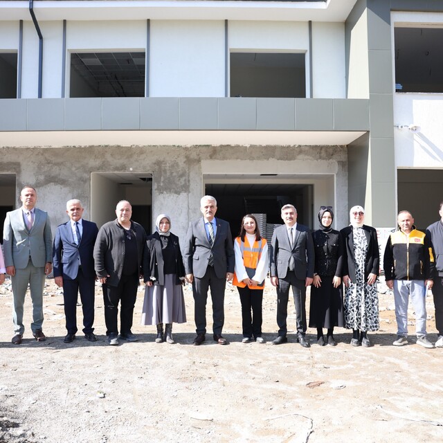 Vali Makas, yapımı tamamlanmak üzere olan okulları inceledi